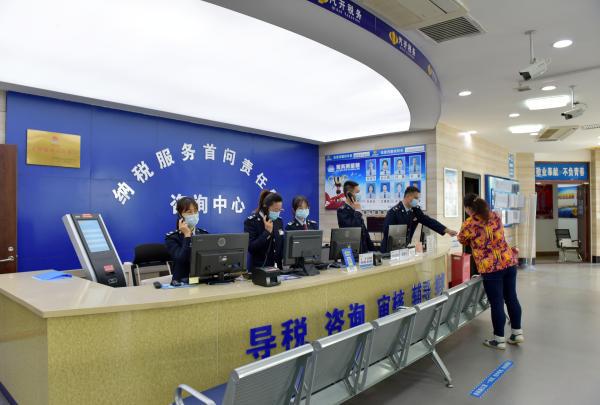 汽开区税务局：提质增效助力企业跑出“加速度”365买球 世界杯买球(图3)