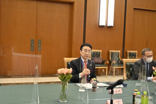 365买球 世界杯买球官网中国驻日本使馆临时代办杨宇同在日中资机构代表座谈交流(图2)
