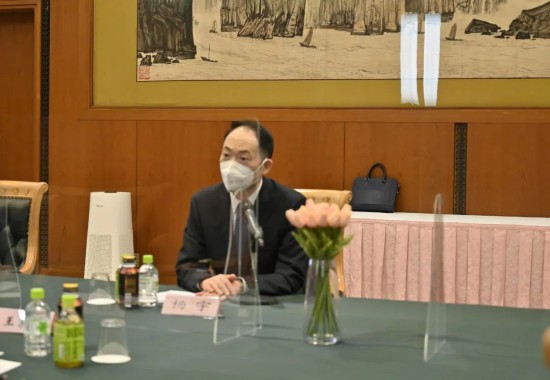 365买球 世界杯买球官网中国驻日本使馆临时代办杨宇同在日中资机构代表座谈交流(图1)