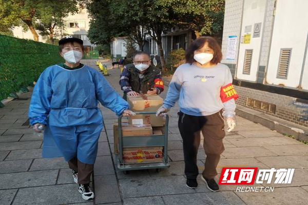 365买球网站 2022世界杯买球“疫”线税务小院里的坚守(图3)