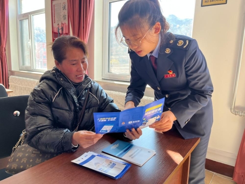 南芬区局：社保缴费再提速 税务服务暖人心365买球网站 2022世界杯买球(图2)