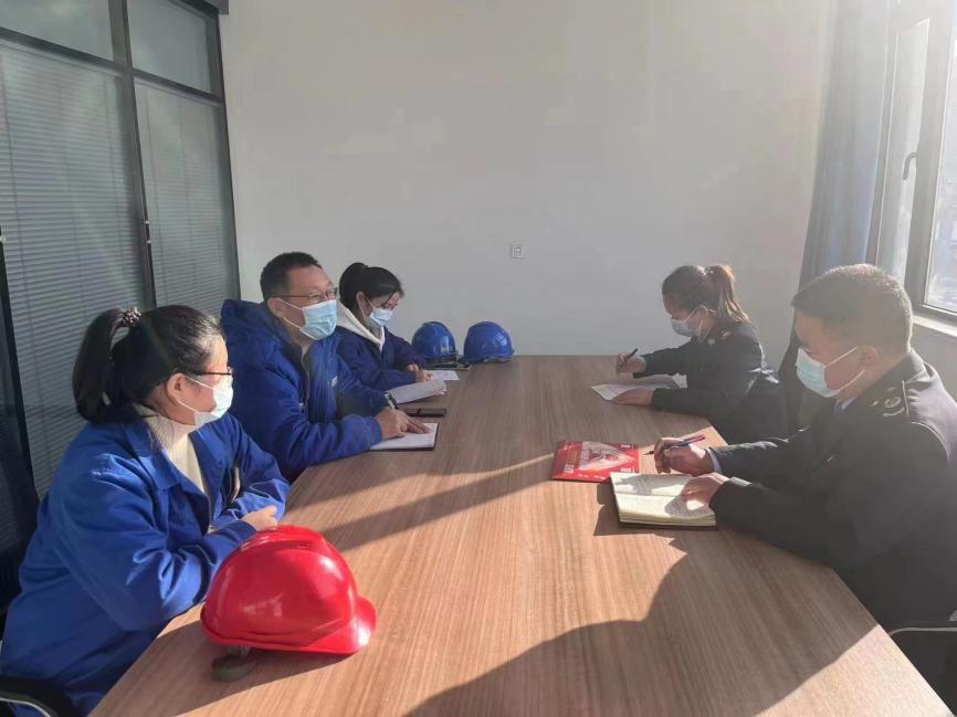 365买球 世界杯买球官网河南鹤壁鹤山区税务局：精准上门对接政策 助力企业解决难题(图2)