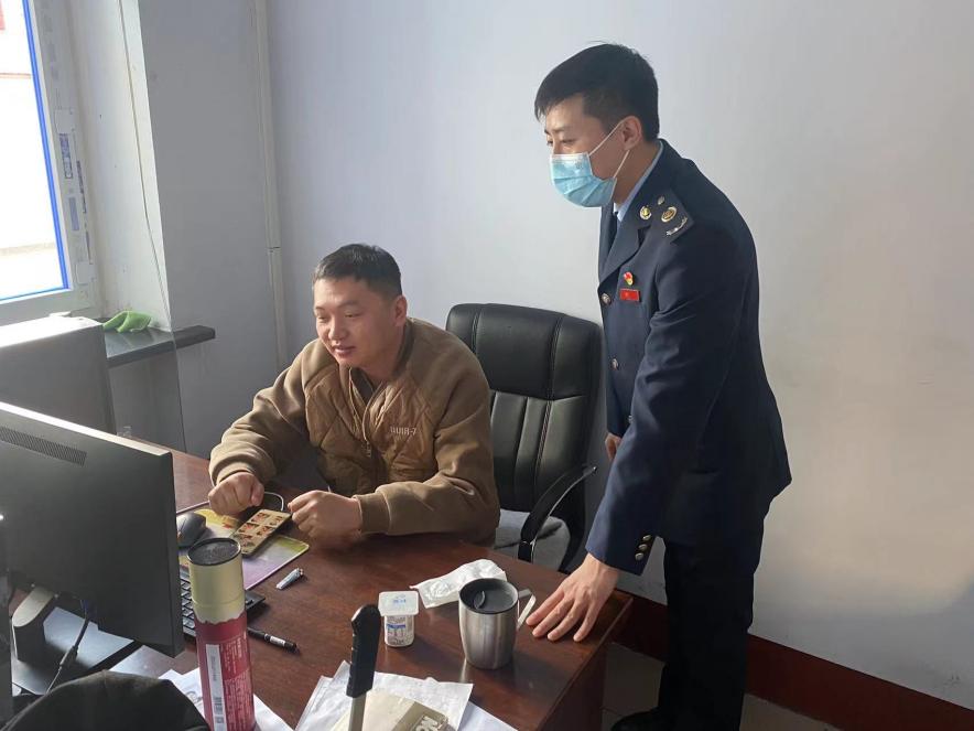 365买球 世界杯买球【鸡东县税务局】发挥职能办实事 打造“枫桥”解难题(图3)