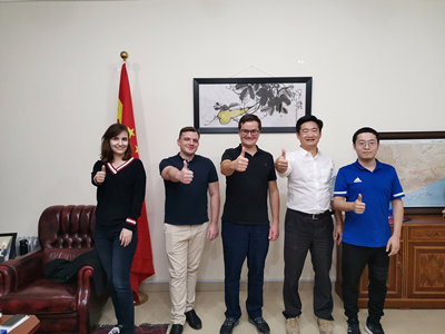 365买球 世界杯买球官网驻也门使馆临时代办邵峥与俄罗斯驻也门使馆临时代办库德罗夫进行工作交流(图1)