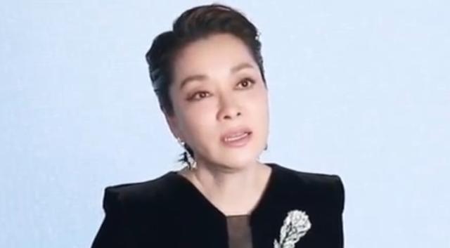 365买球 世界杯买球毛阿敏：两度陷入税务风波险些吞药离世经纪人也受牵连自尽？(图11)