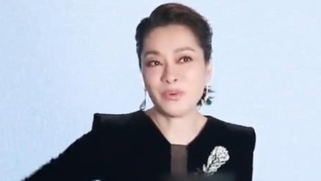 365买球 世界杯买球毛阿敏：两度陷入税务风波险些吞药离世经纪人也受牵连自尽？(图24)