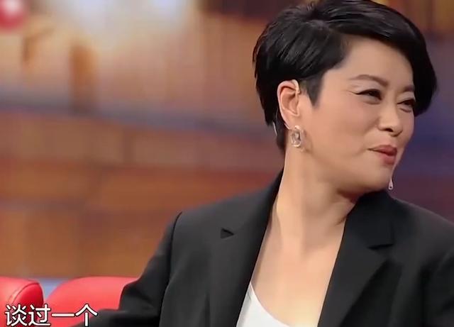 365买球 世界杯买球毛阿敏：两度陷入税务风波险些吞药离世经纪人也受牵连自尽？(图26)