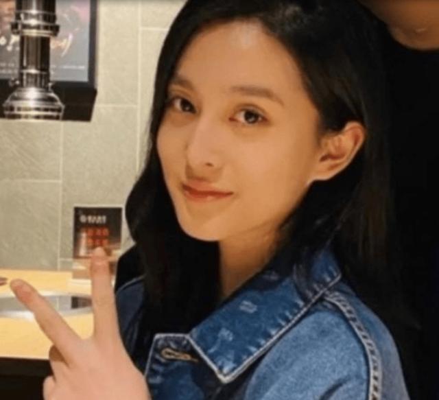 365买球 世界杯买球毛阿敏：两度陷入税务风波险些吞药离世经纪人也受牵连自尽？(图33)