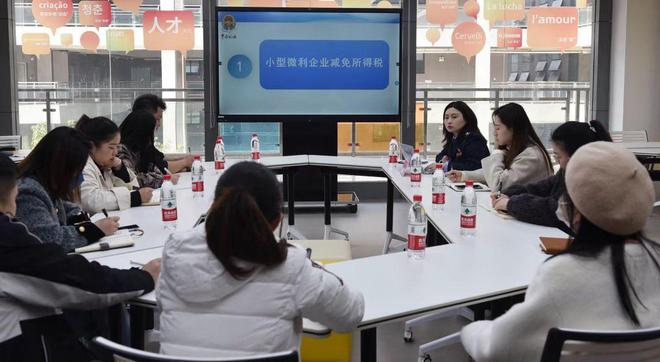 武侯税务：服务持续365买球网站 2022世界杯买球升温 “春风”再添暖意(图1)