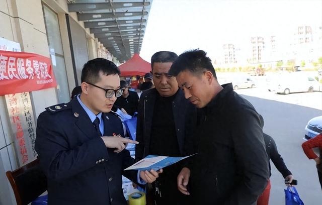 佳县：365买球 世界杯买球官网“税惠到坊”进社区 便民服务零距离(图1)